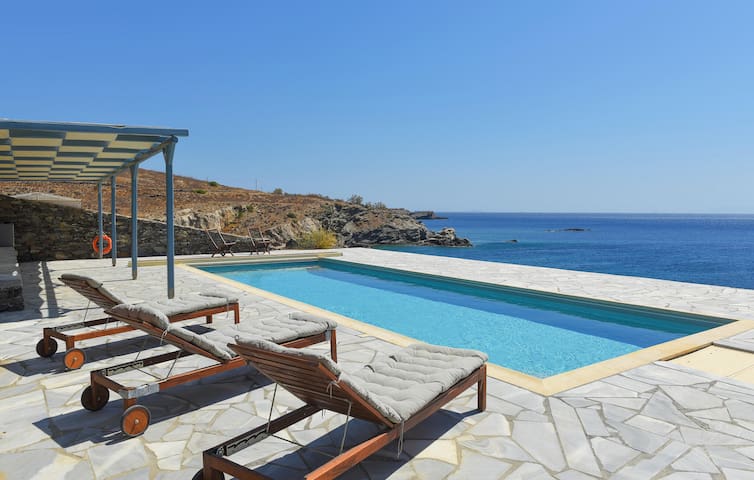 Stunning home in Ampela, Syros