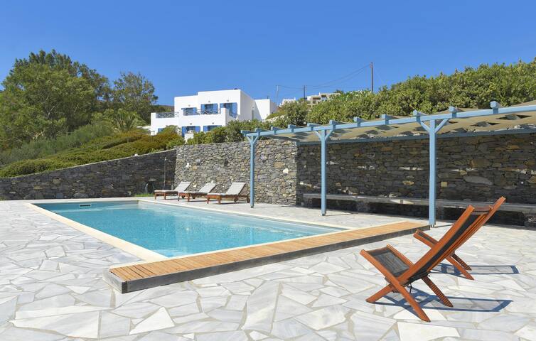 Stunning home in Ampela, Syros gallery image 2