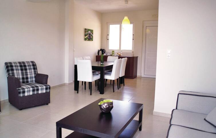 Beautiful home in Rethymno Crete gallery image 2