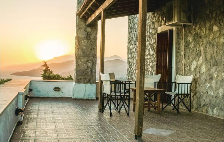 5 bedroom lovely home in Agios Vasilios gallery image 5