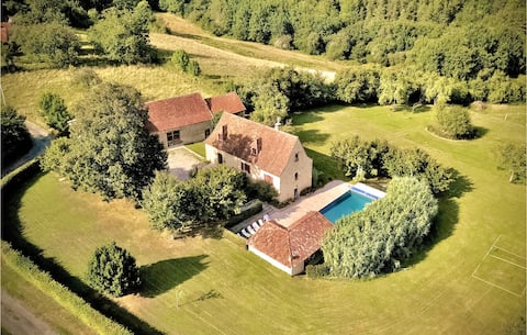 Amazing home in Fleurac