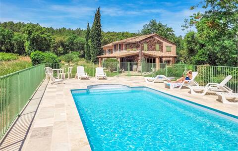 Awesome home in Gonfaron