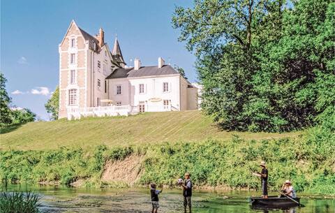 Stunning home in Ardentes with ethernet internet