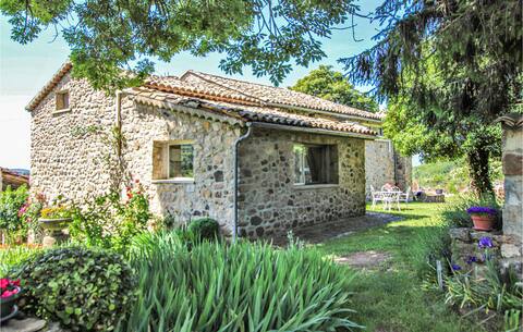 Lovely home in St. Etienne de Boulog.