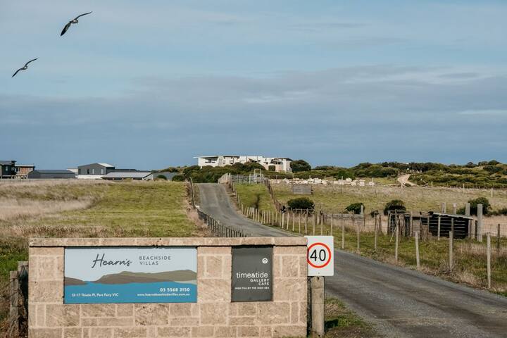 Hearns Beachside Villa 9 gallery image 2