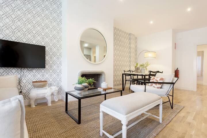 Bright Apartment next to Museum Prado. Retiro II gallery image 2