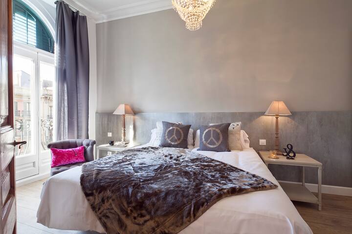 Catalunya Palace Apartment, gallery image 3