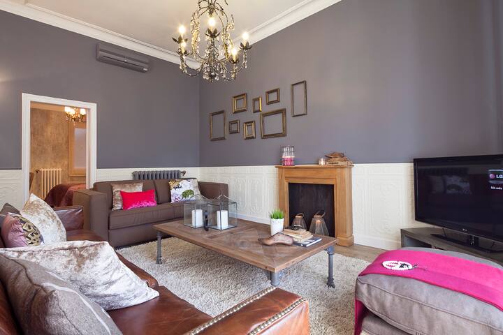 Catalunya Palace Apartment, gallery image 4