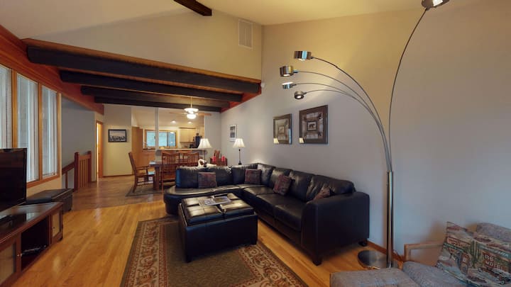 Golfside Escape | Access To Exclusive Golf - Sunriver, OR