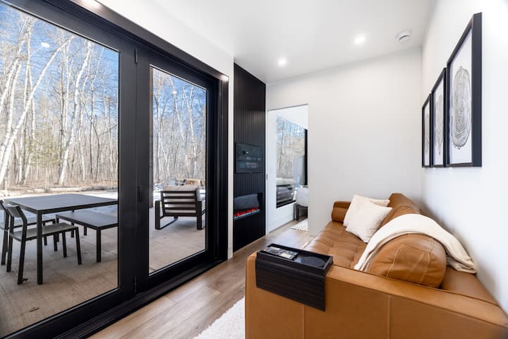 Secluded Crosby Shipping Container | Hot Tub - Minnesota