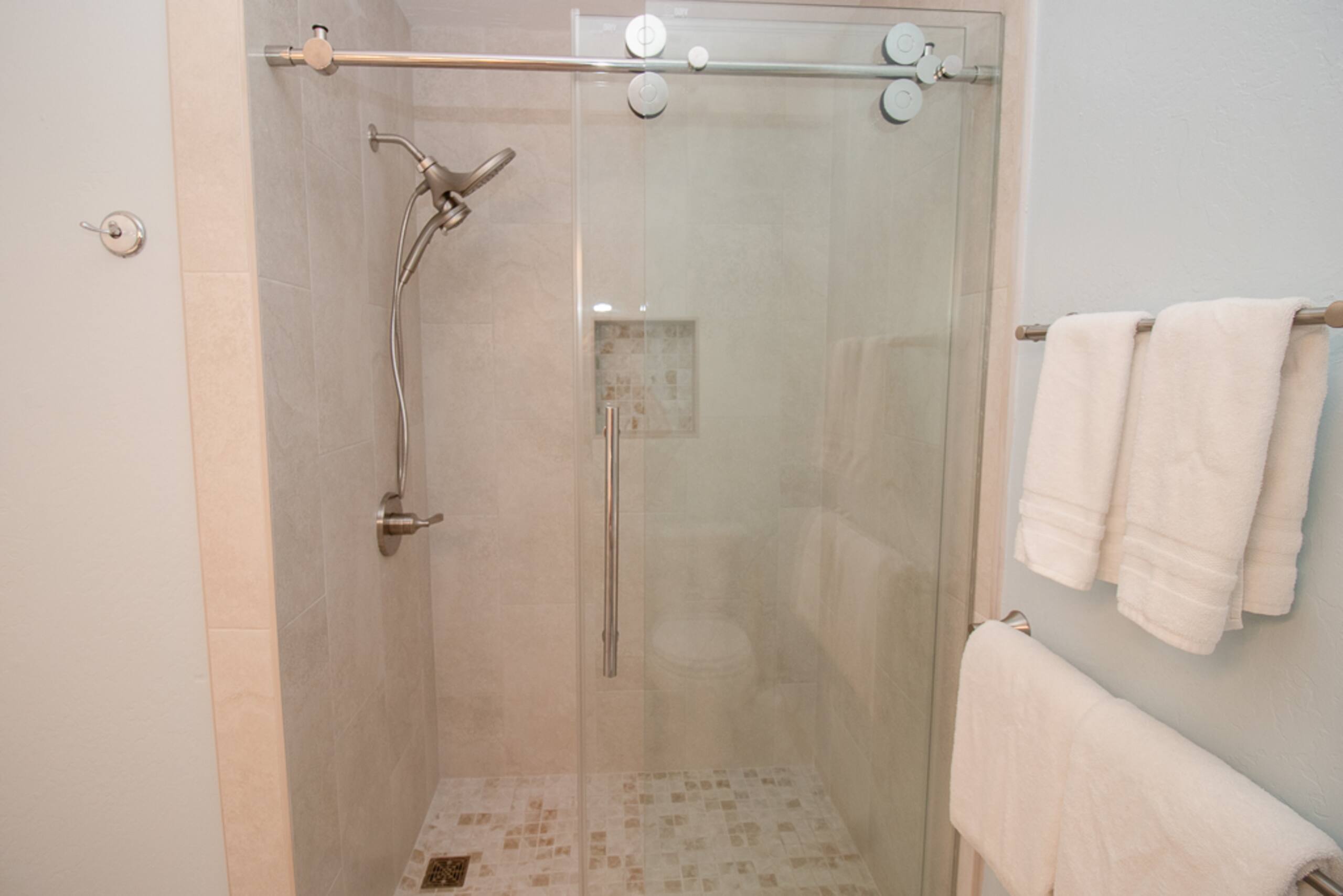 Condo in Kihei · ★4.0 · 1 bedroom · 2 beds · No bathroom - Image 28