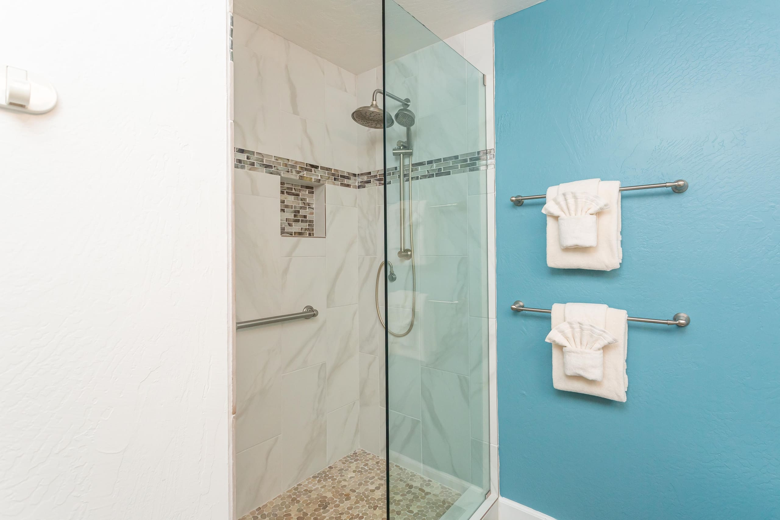 Condo in Kihei · ★4.8 · 1 bedroom · 2 beds · No bathroom - Image 39