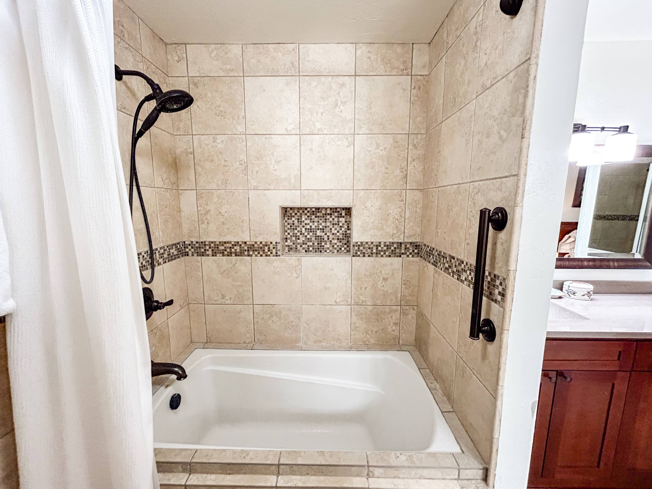 Condo in Kihei · ★4.89 · 2 bedrooms · 3 beds · No bathroom - Image 23