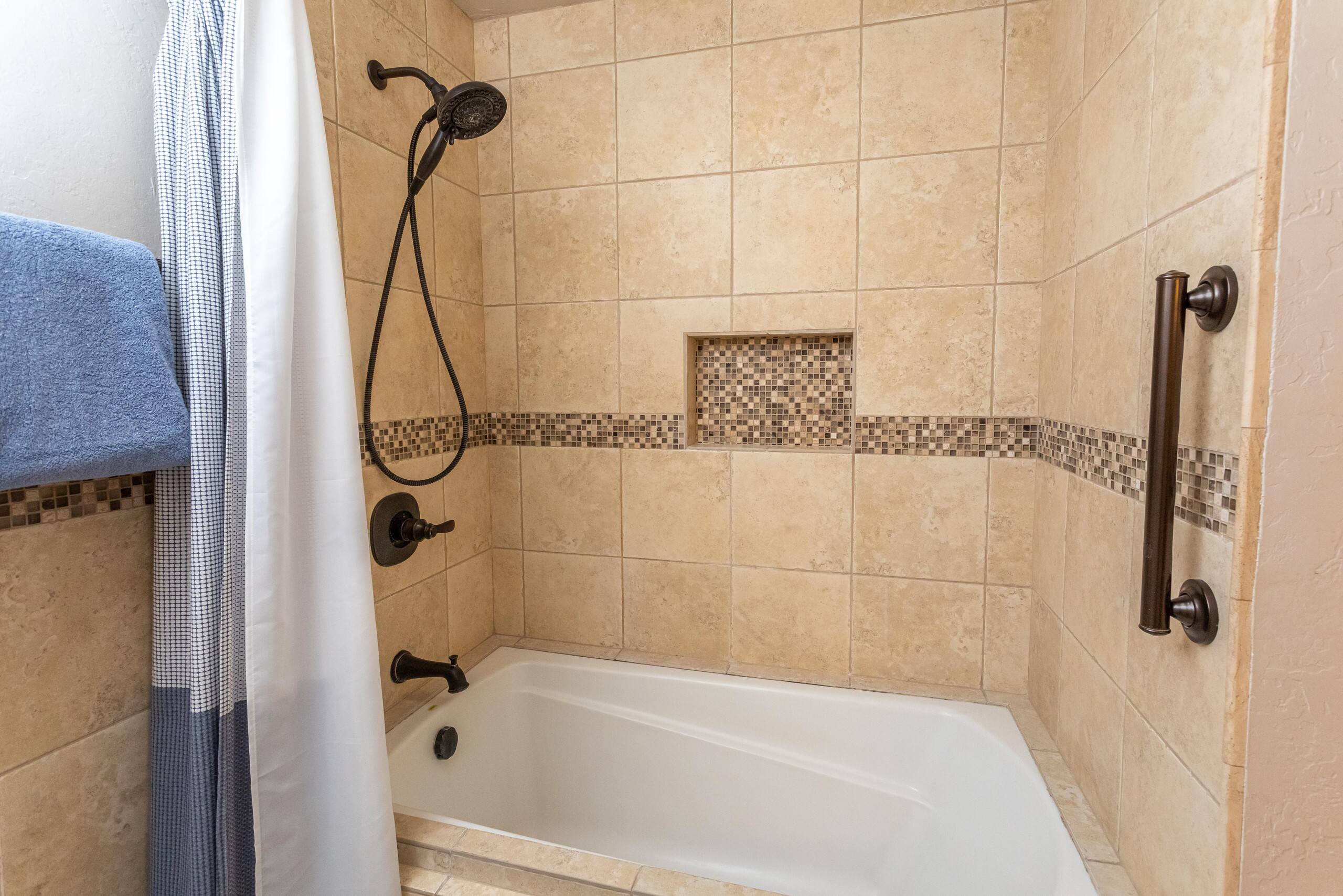 Condo in Kihei · ★4.89 · 2 bedrooms · 3 beds · No bathroom - Image 25