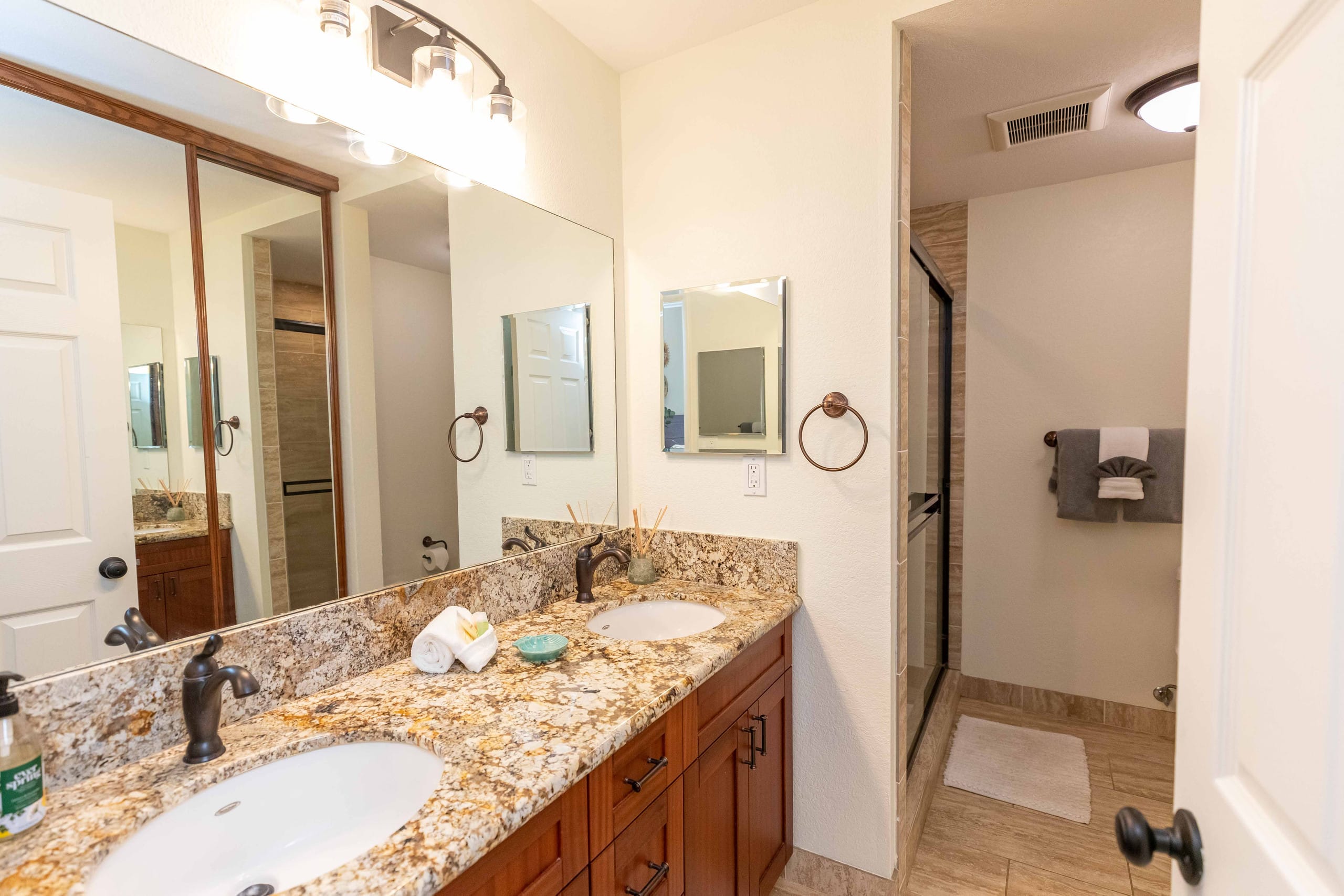Condo in Kihei · ★4.92 · 2 bedrooms · 2 beds · No bathroom - Image 23