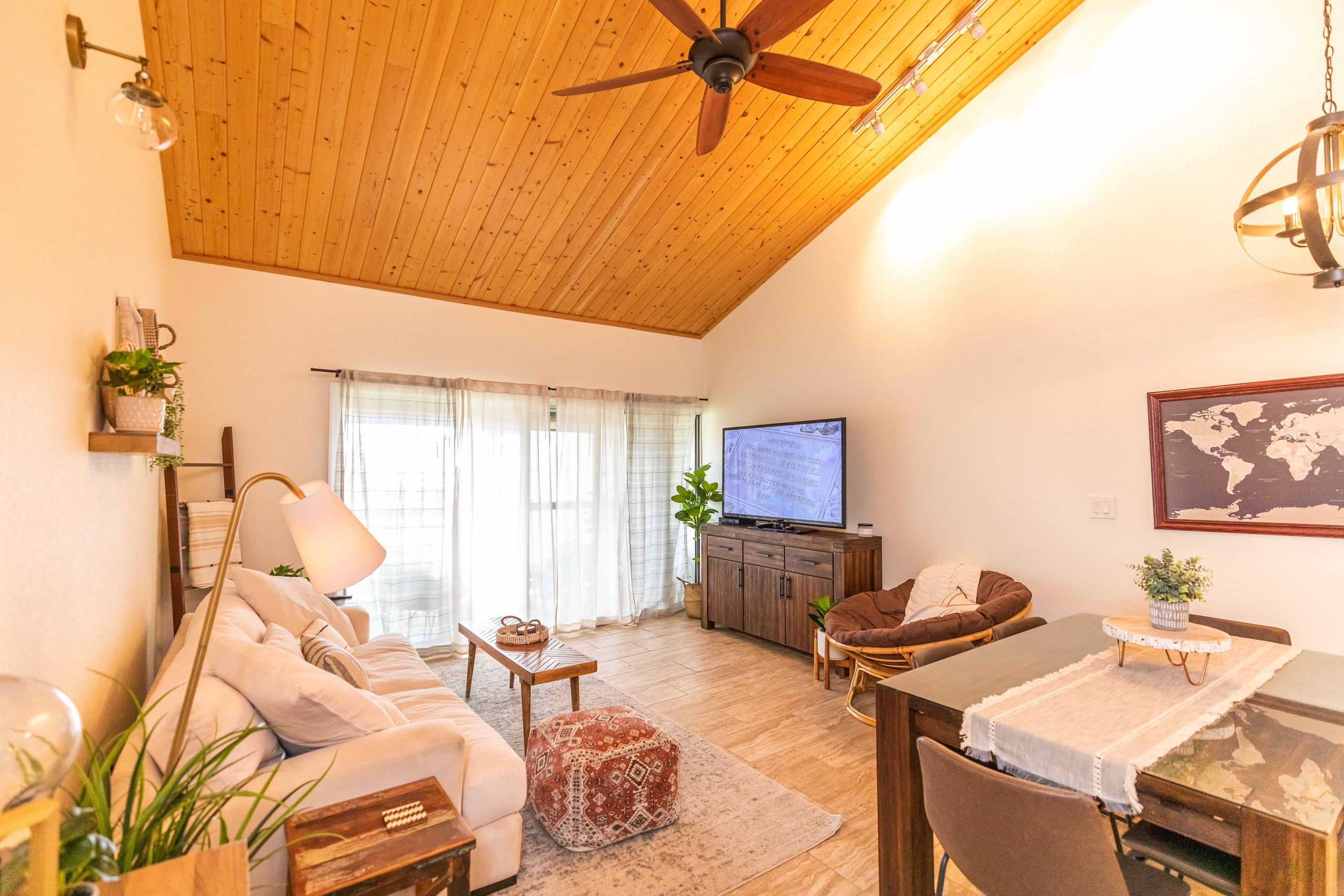 Condo in Kihei · ★4.92 · 2 bedrooms · 2 beds · No bathroom - Image 9