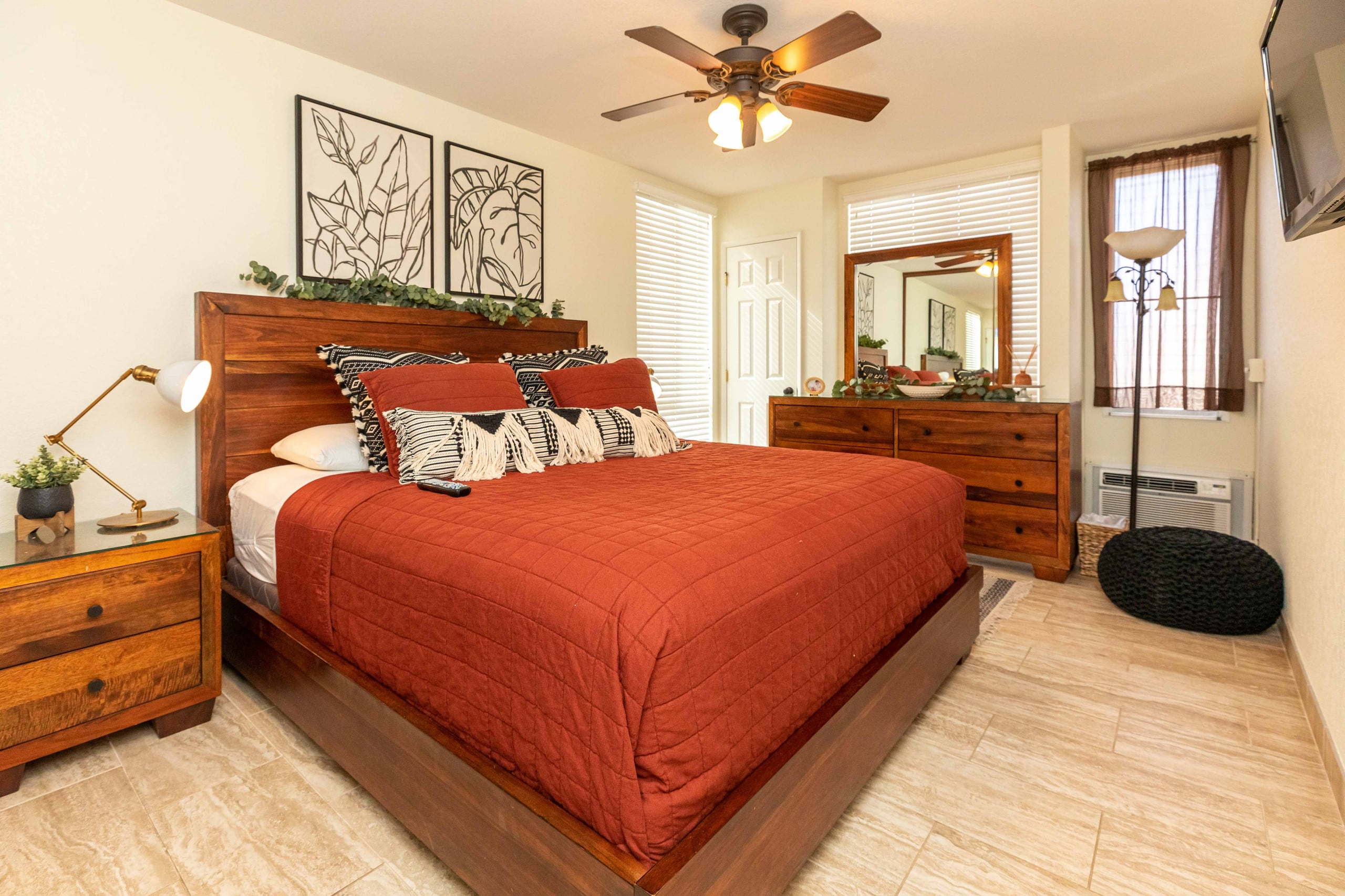Condo in Kihei · ★4.92 · 2 bedrooms · 2 beds · No bathroom - Image 18