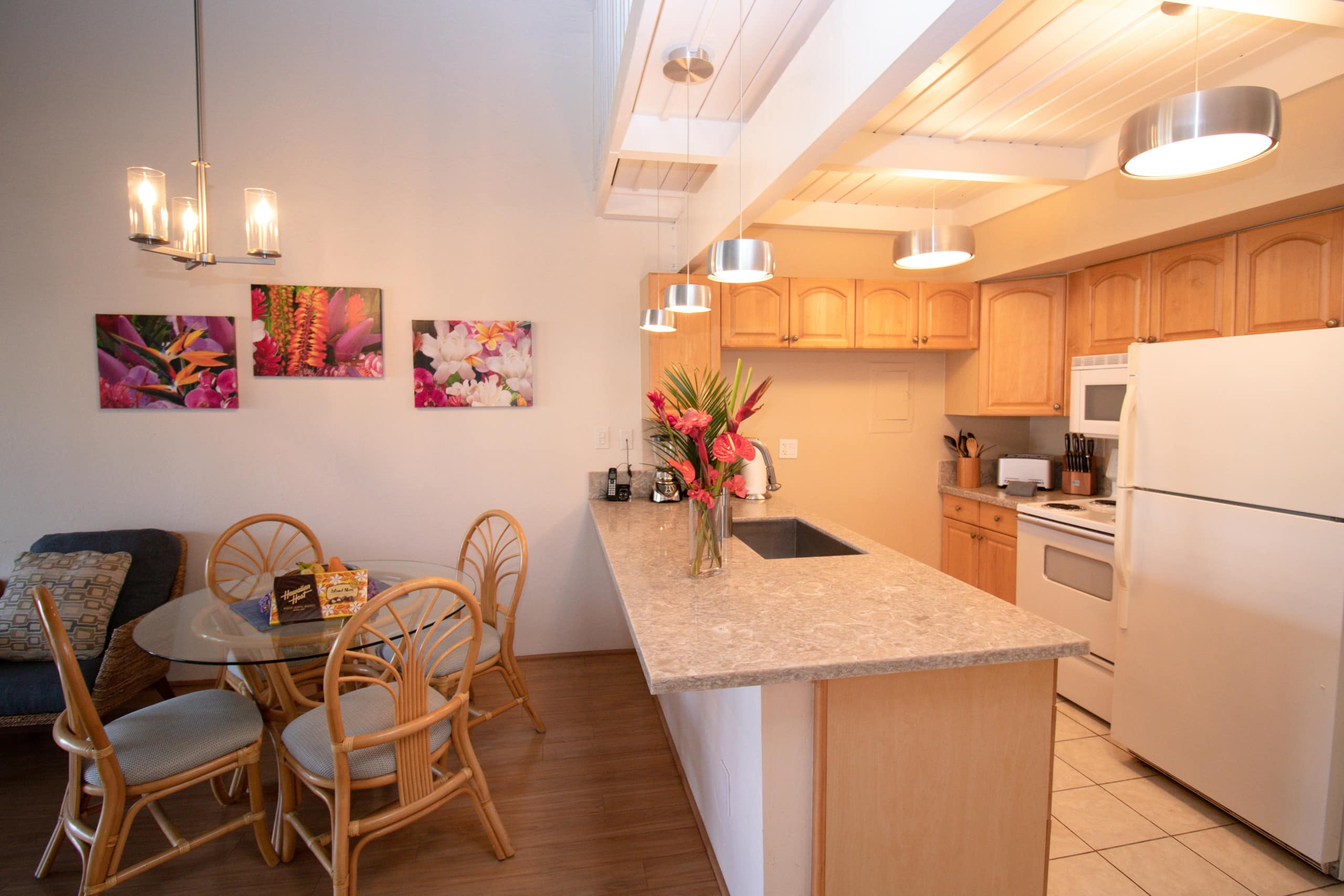 Condo in Kihei · ★4.77 · 2 bedrooms · 3 beds · 2 private baths - Image 15
