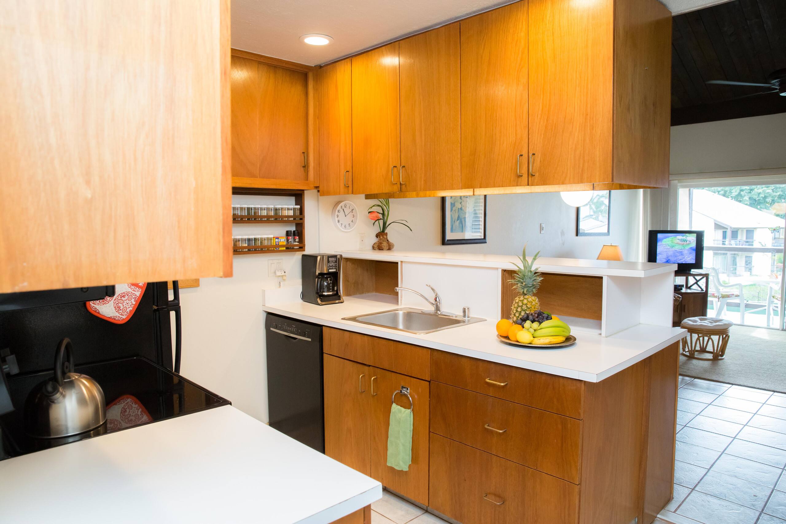 Condo in Kihei · ★4.67 · 2 bedrooms · 4 beds · No bathroom - Image 6
