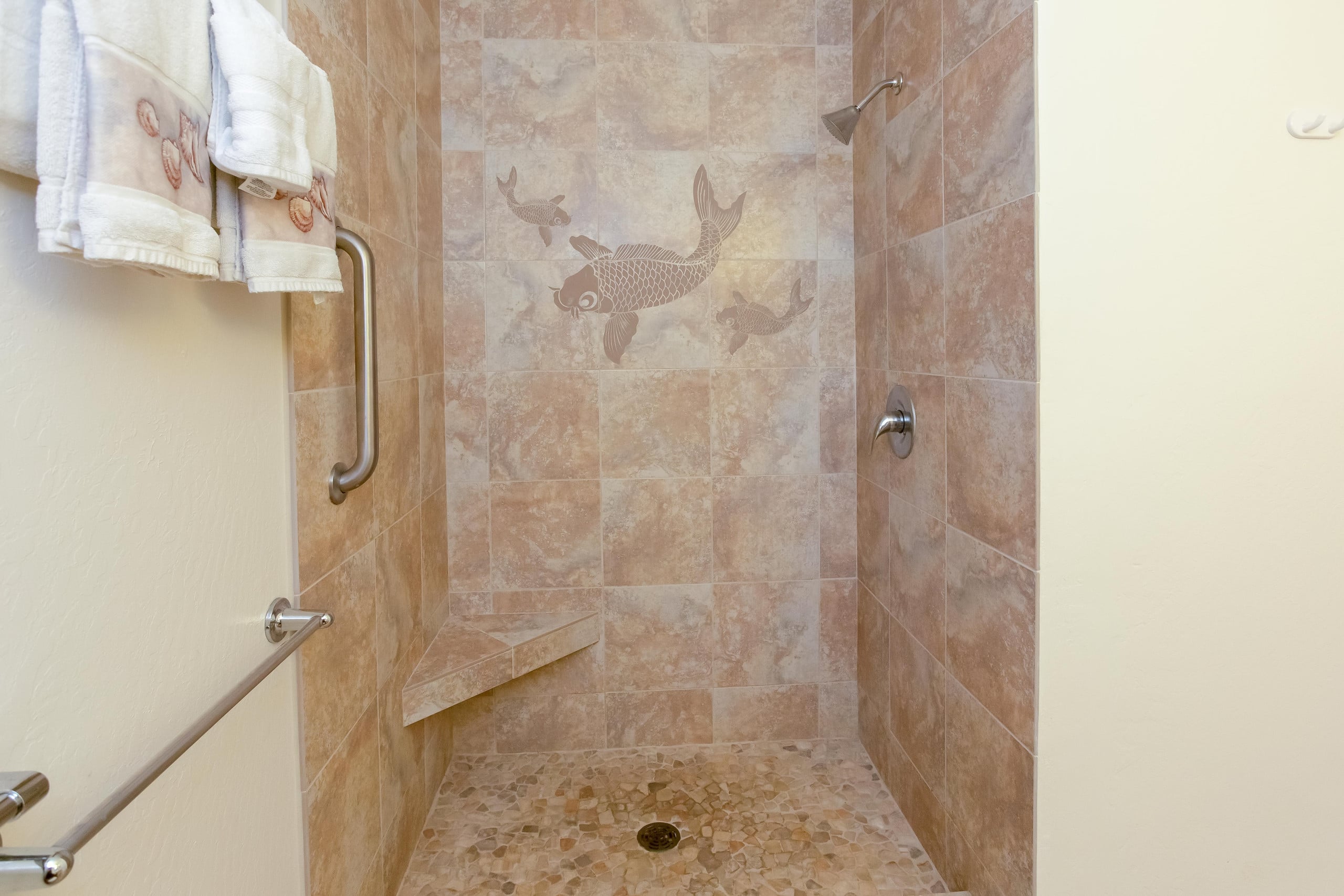 Condo in Kihei · ★4.6 · 2 bedrooms · 5 beds · 2 private baths - Image 14