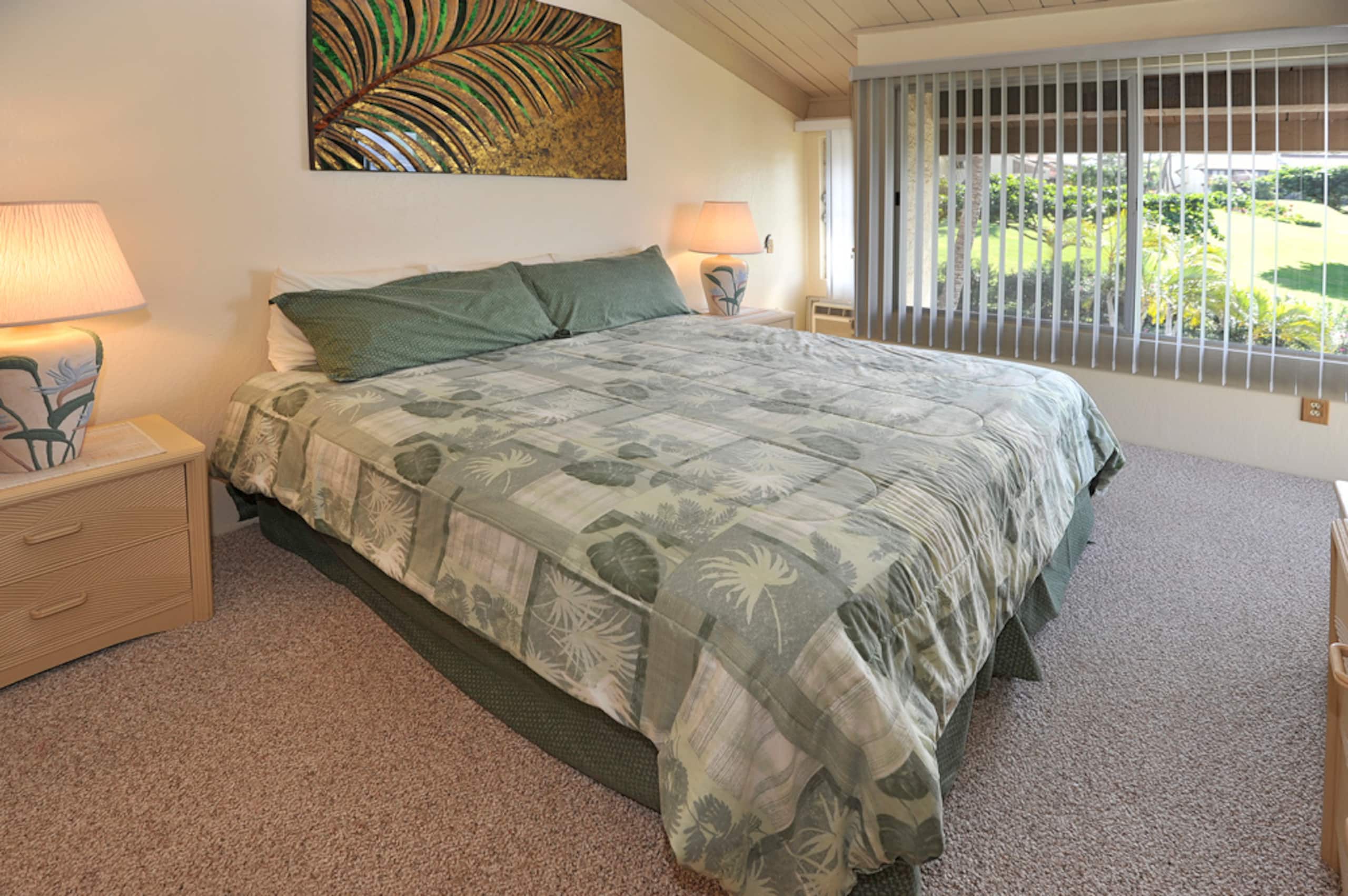 Condo in Kihei · ★4.5 · 2 bedrooms · 5 beds · No bathroom - Image 7