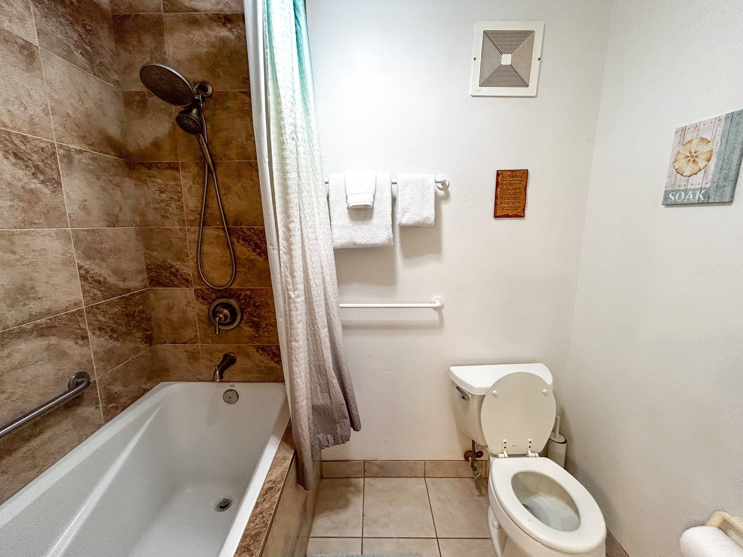 Condo in Kihei · ★4.5 · 2 bedrooms · 4 beds · No bathroom - Image 12