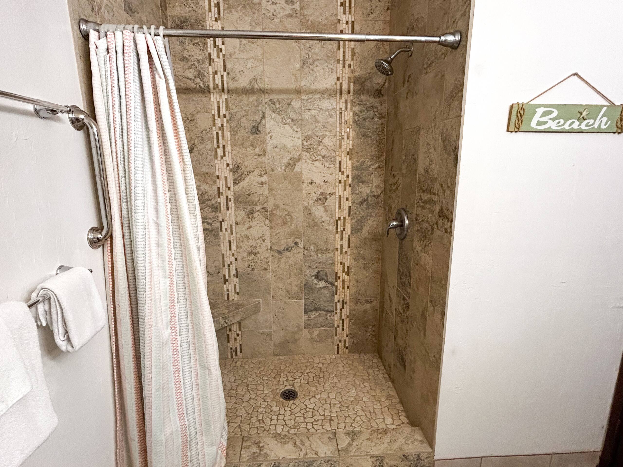 Condo in Kihei · ★4.5 · 2 bedrooms · 4 beds · No bathroom - Image 19