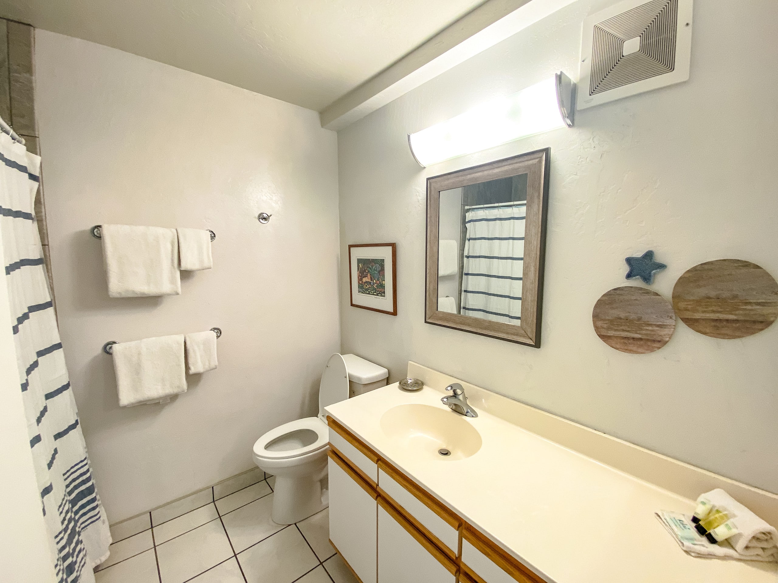 Condo in Kihei · ★4.68 · 2 bedrooms · 5 beds · No bathroom - Image 9
