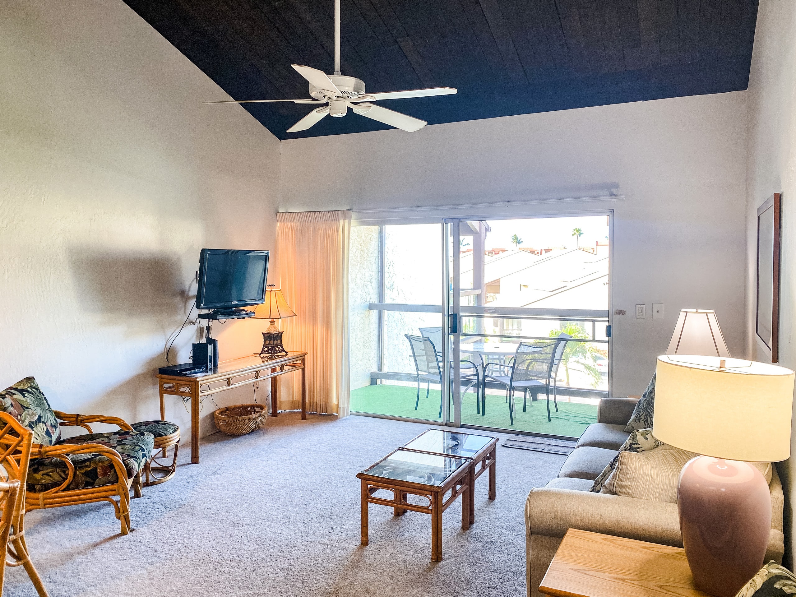 Condo in Kihei · ★4.68 · 2 bedrooms · 5 beds · No bathroom - Image 3