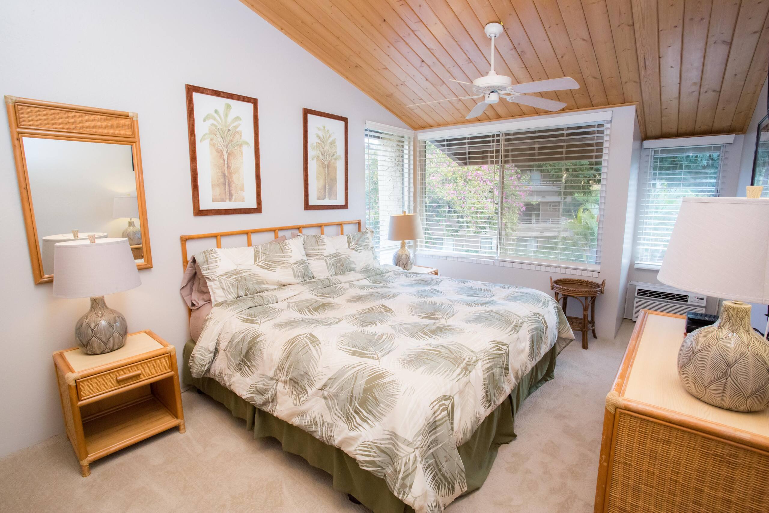 Condo in Kihei · ★4.5 · 2 bedrooms · 4 beds · No bathroom - Image 16