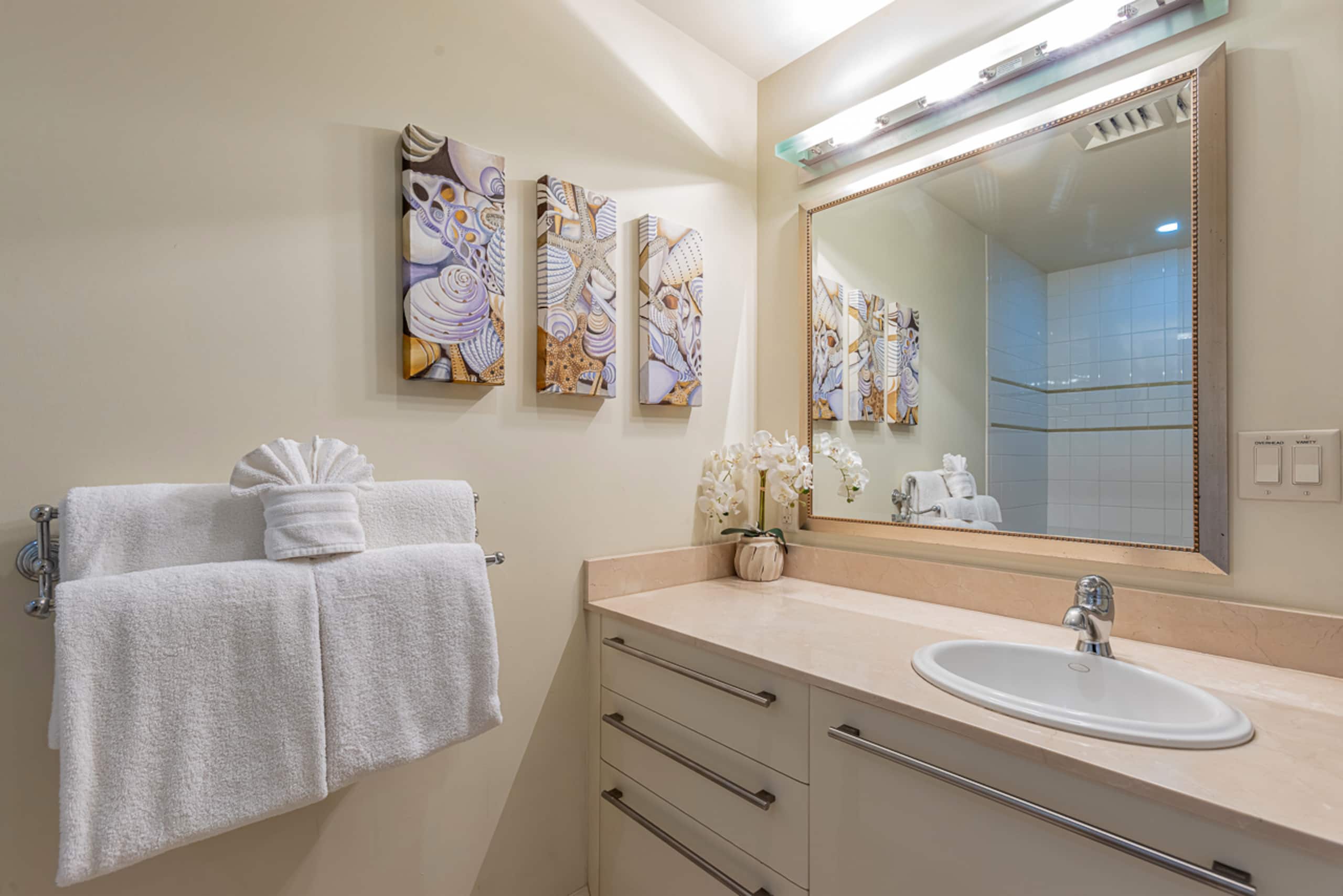 Townhouse in Kihei · ★4.97 · 3 bedrooms · 4 beds · 3.5 baths - Image 16