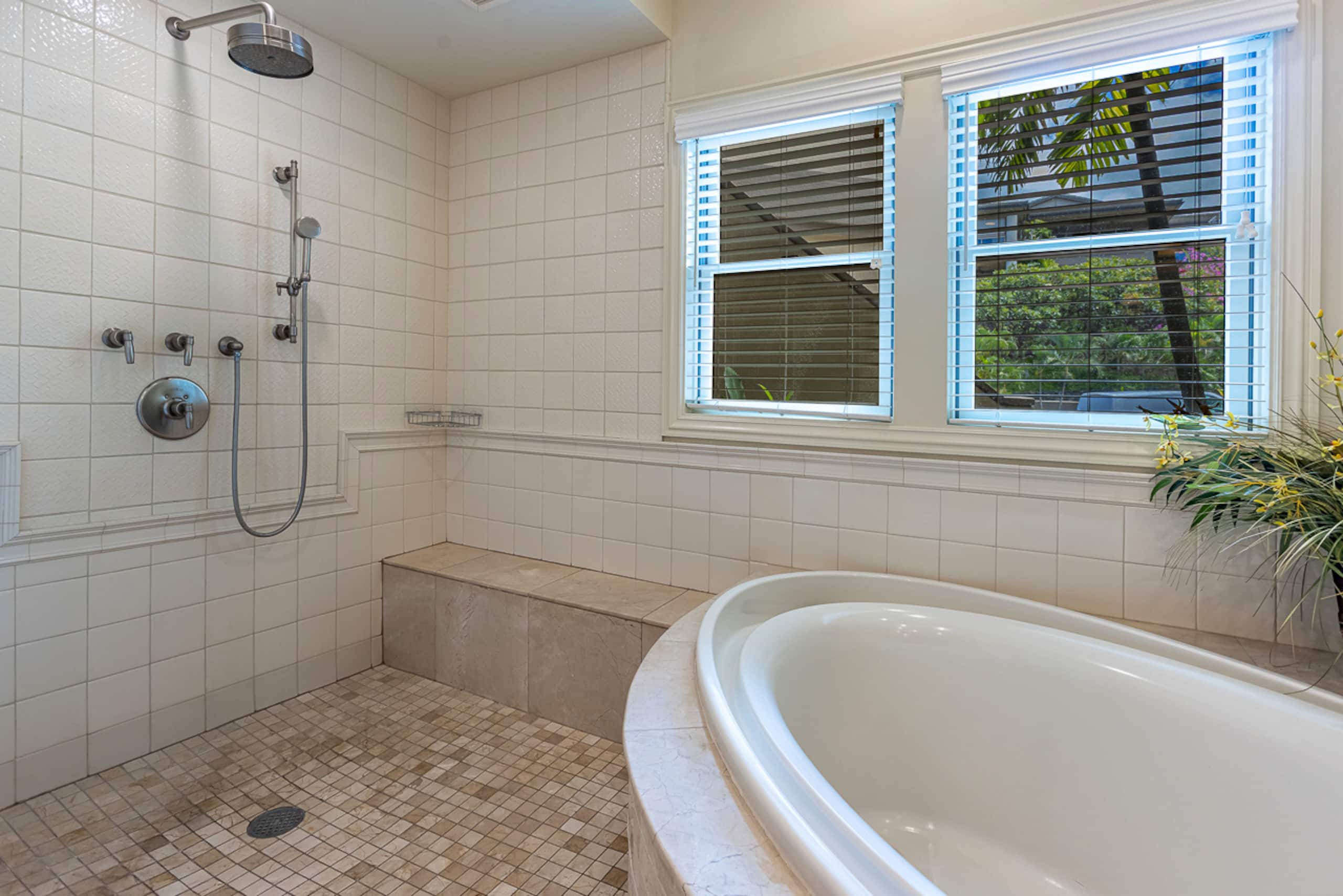 Townhouse in Kihei · ★4.97 · 3 bedrooms · 4 beds · 3.5 baths - Image 14