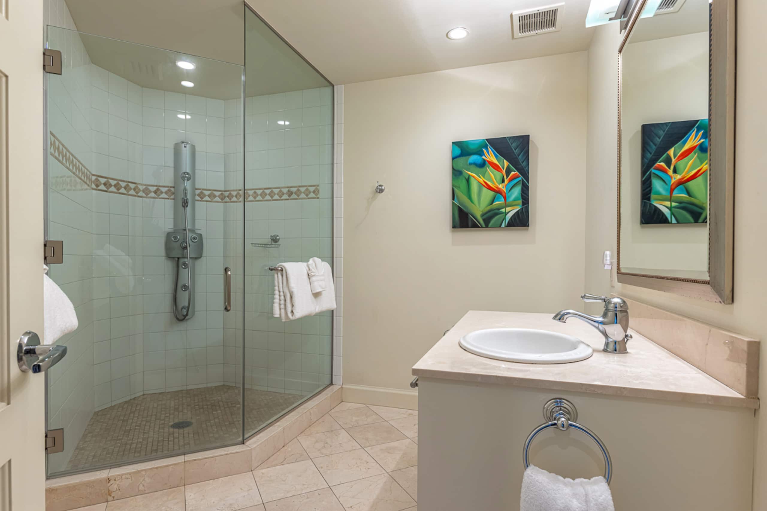 Townhouse in Kihei · ★4.97 · 3 bedrooms · 4 beds · 3.5 baths - Image 19