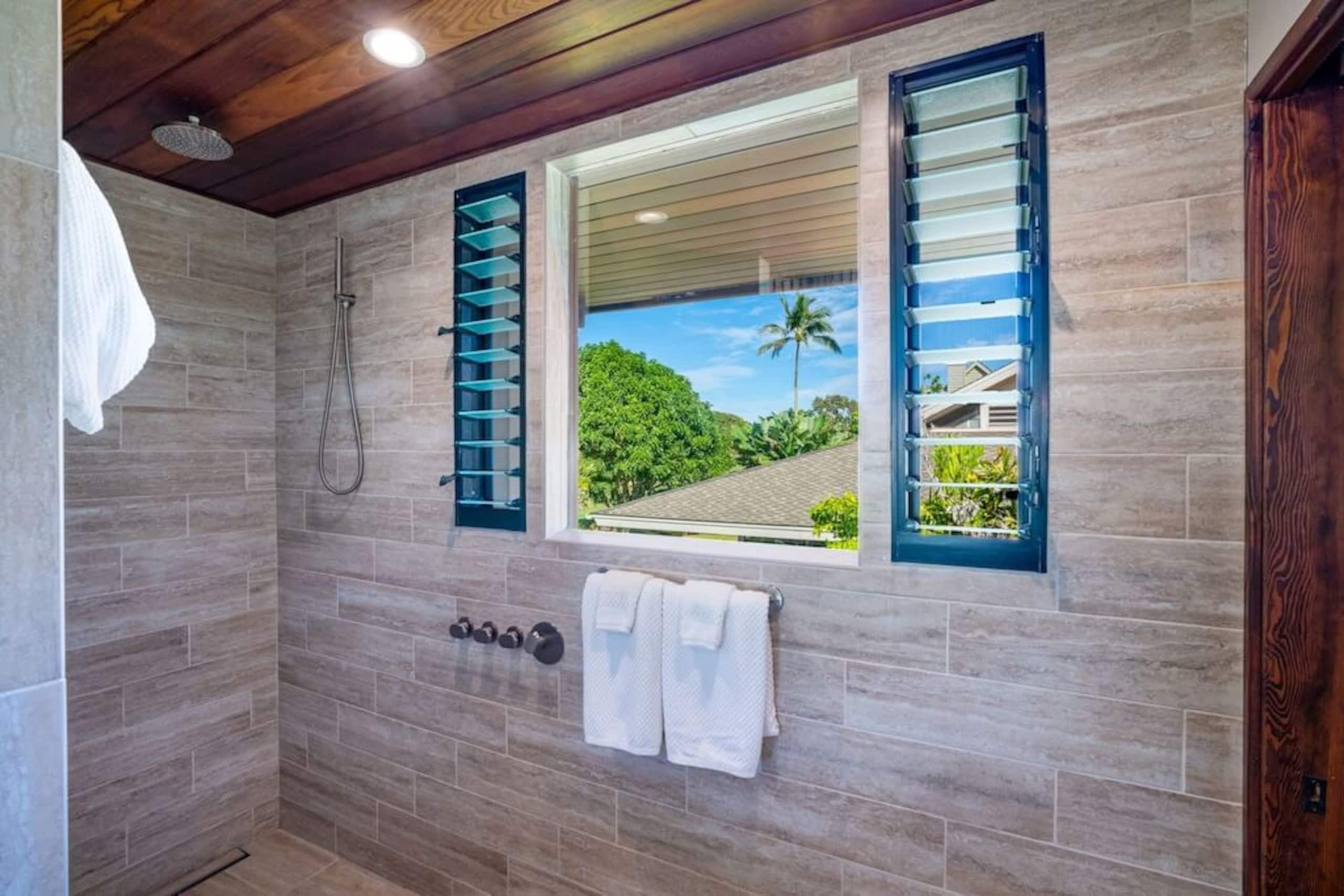 Home in Princeville · ★4.89 · 4 bedrooms · 5 beds · 4 private baths - Image 23