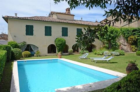 Villa Montalcinello in Siena, private pool