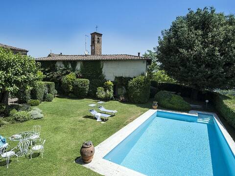 Villa Montalcinello in Siena, private pool