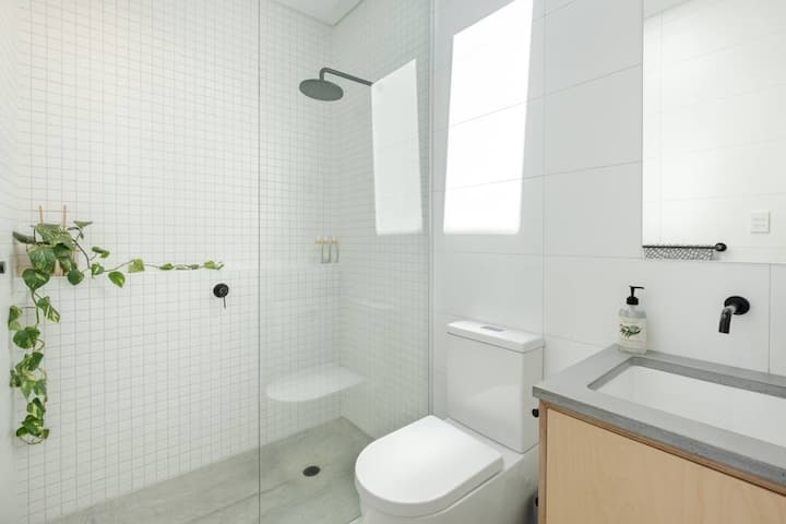 The Cottesloe Cabin - Private & Perfect Location