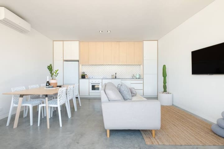 The Cottesloe Cabin - Private & Perfect Location