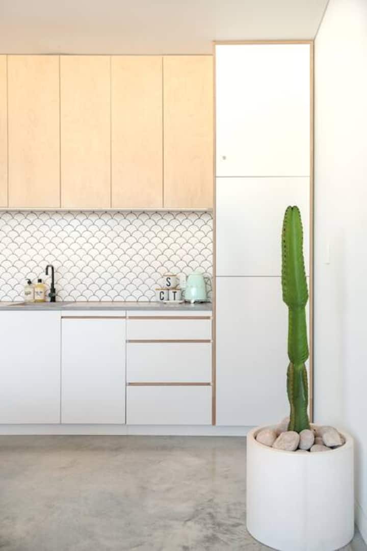 The Cottesloe Cabin - Private & Perfect Location