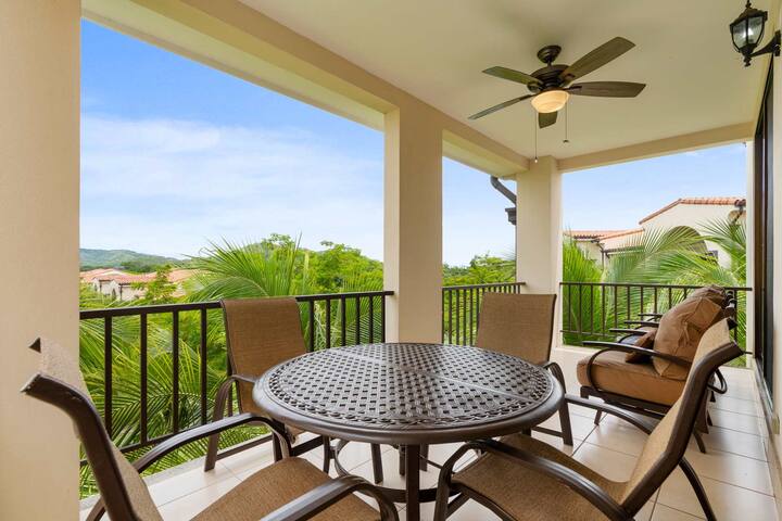 Luxe Mountain-View Condo w/ Resort-Style Amenities