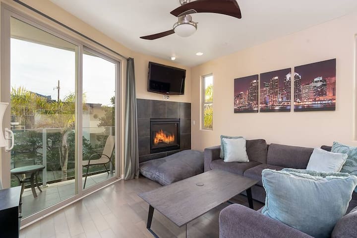 Beach Bliss! AC, Water View & Fire Pit gallery image 2