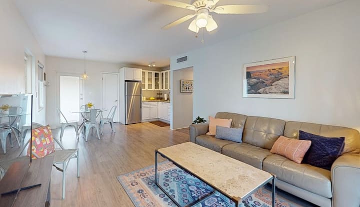 Palmetto Paradise 2 | Local 2br/1ba Escape - Pinecrest, FL