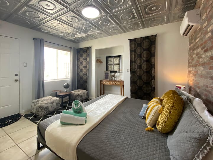 The O Spa + Resort Rm 10 | The Madonna Room - California