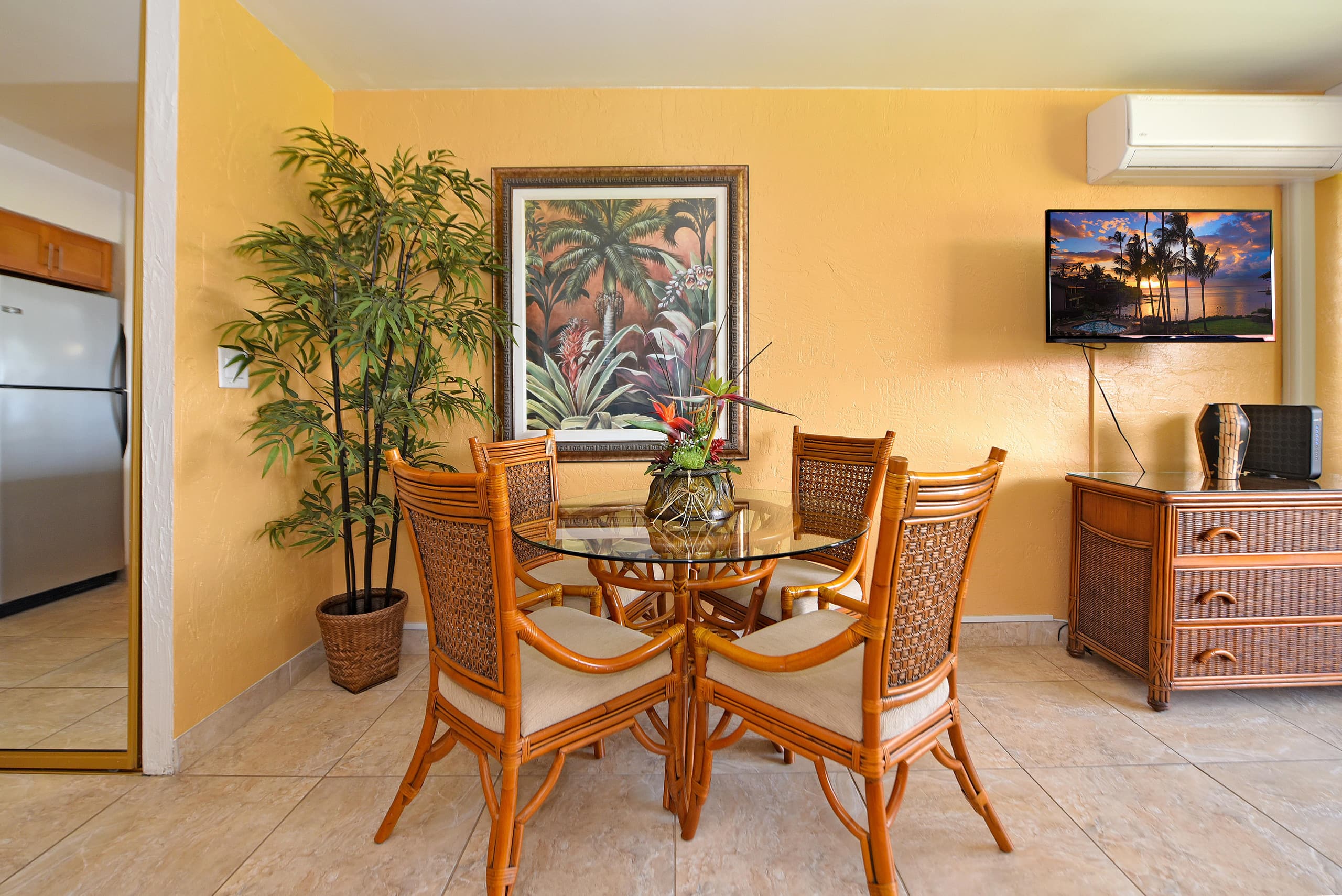 Condo in Lahaina · ★4.83 · 1 bedroom · 2 beds · 1 bath - Image 26