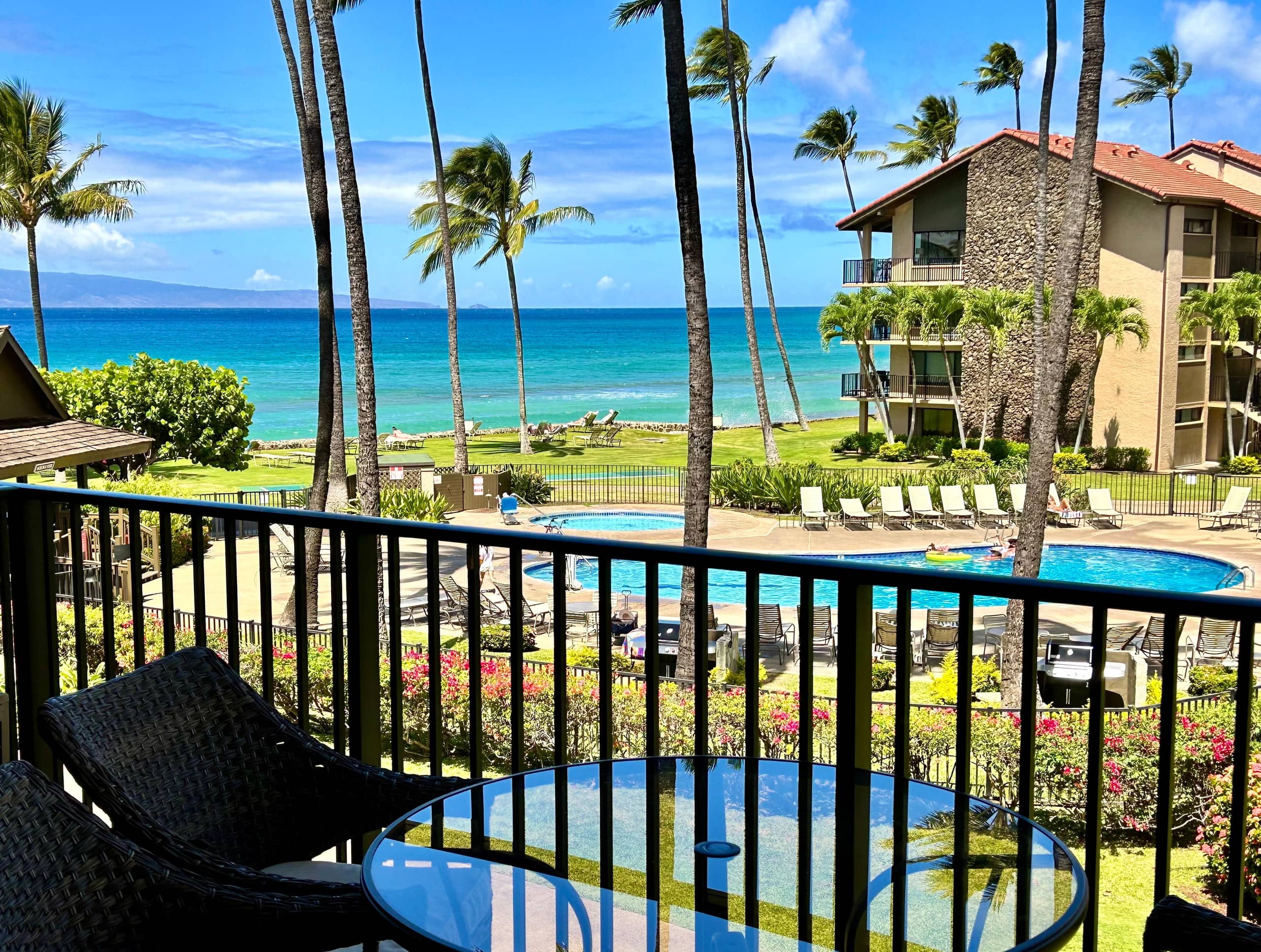 Condo in Lahaina · ★4.83 · 1 bedroom · 2 beds · 1 bath - Image 4