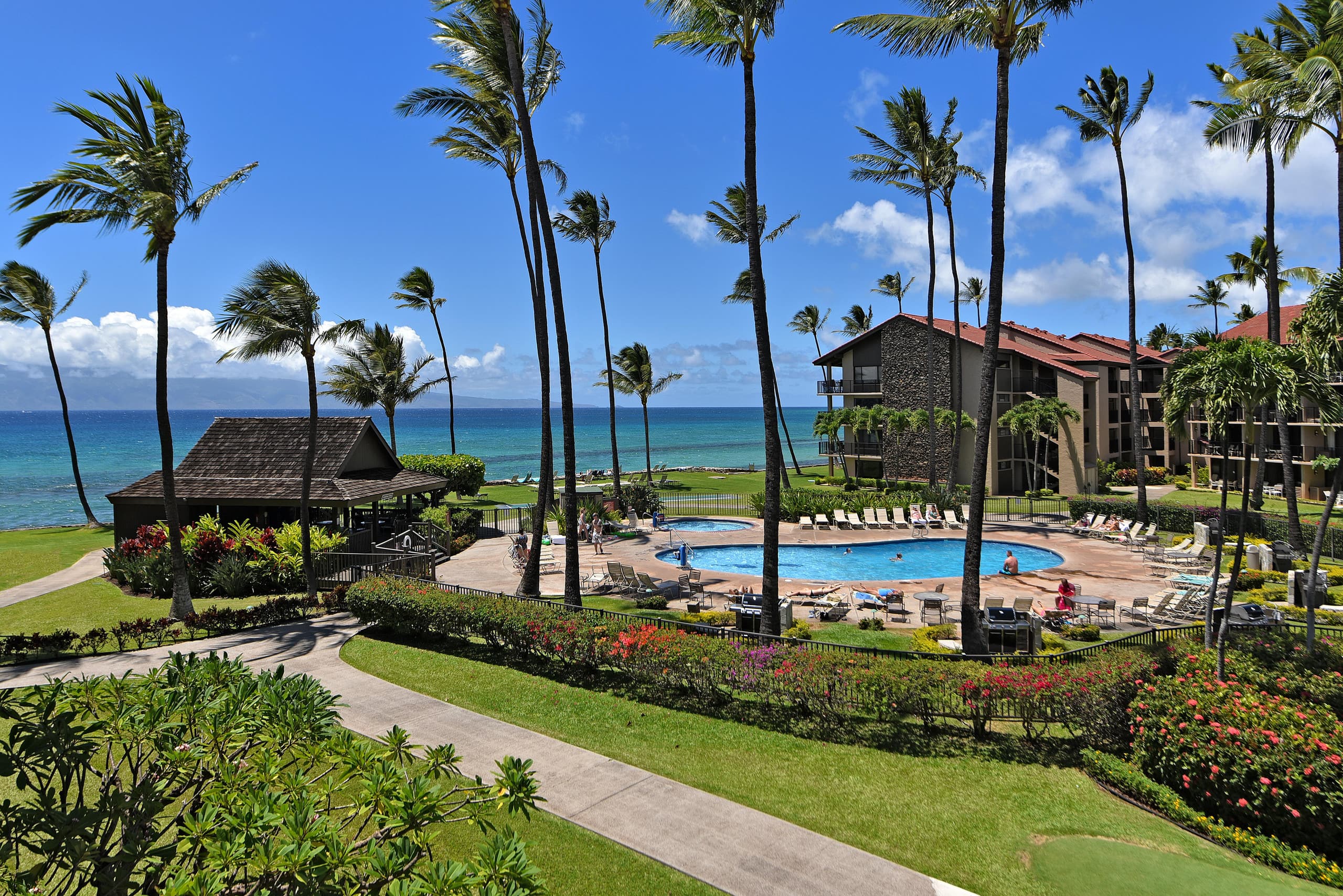 Condo in Lahaina · ★4.83 · 1 bedroom · 2 beds · 1 bath - Image 3