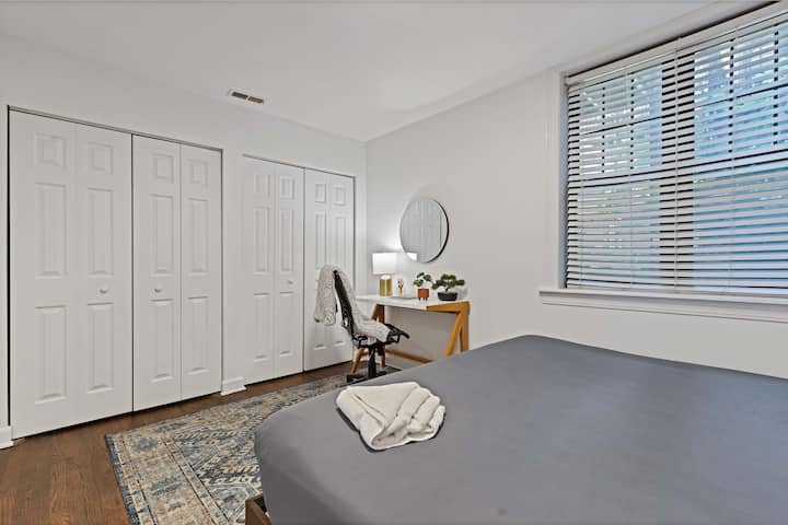 Brenda, dekor shtëpie, mobilie, krevat, dhomë gjumi