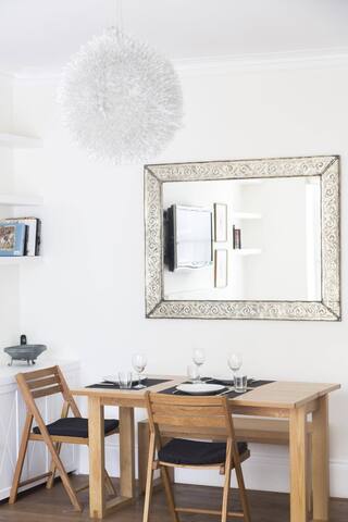 Colville Road III by onefinestay gallery image 3