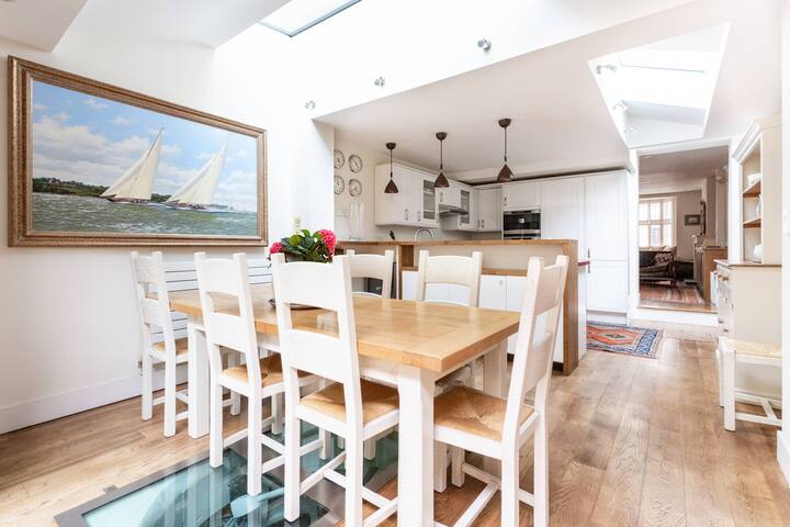 Donne Place by onefinestay