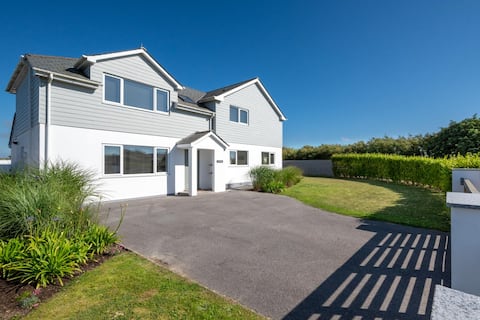 6 Bed in Constantine Bay (oc-p00571)